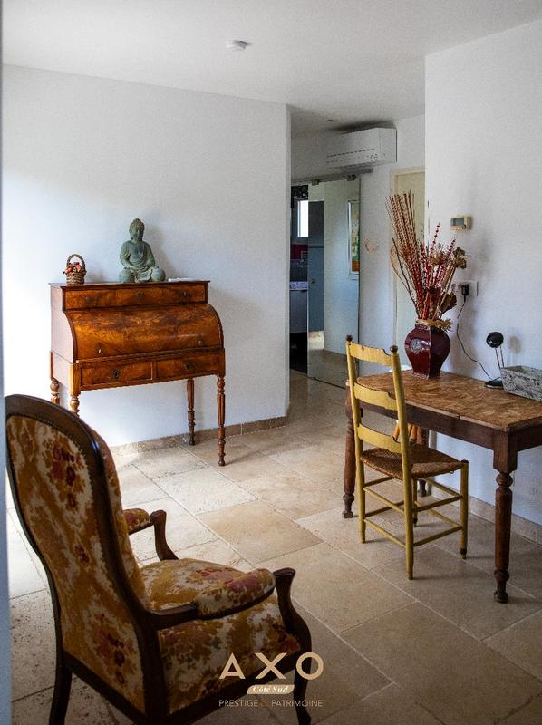 Maison - 220 m² - 8 pièces