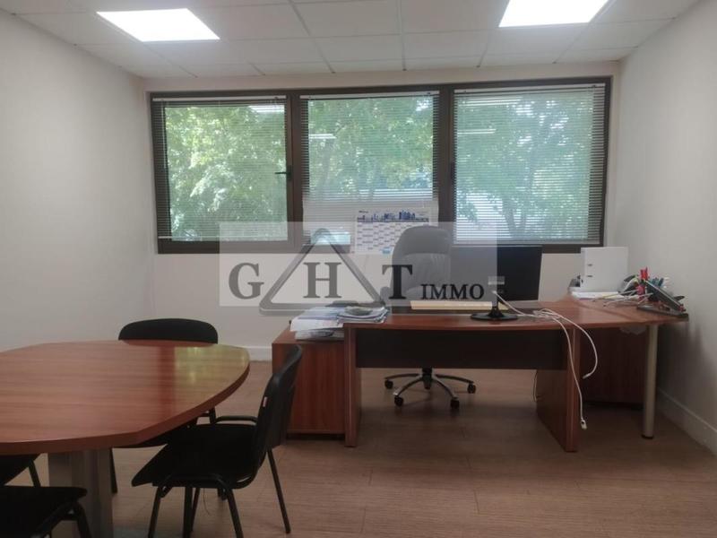 Entrepôt - 2 906 m²