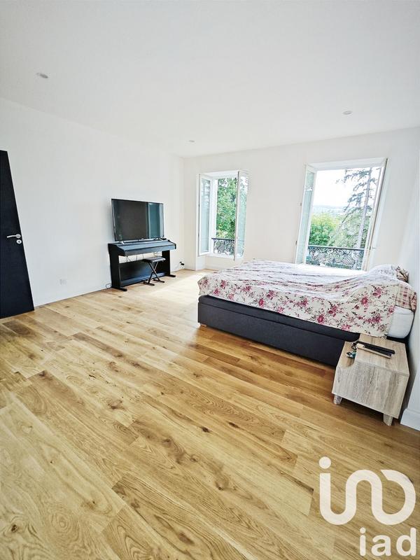 Château - 215 m² - 6 pièces