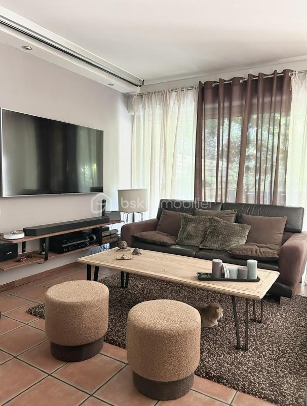 Maison - 137 m² - 6 pièces