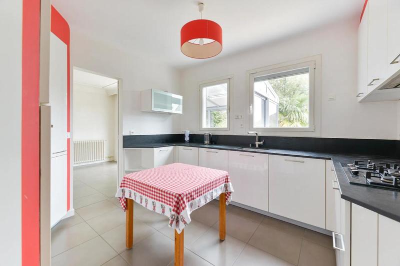 Maison - 178 m² - 8 pièces