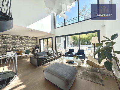 Maison contemporaine - 270 m² - 8 pièces