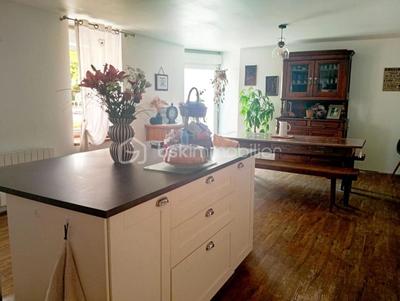 Maison - 180 m² - 7 pièces