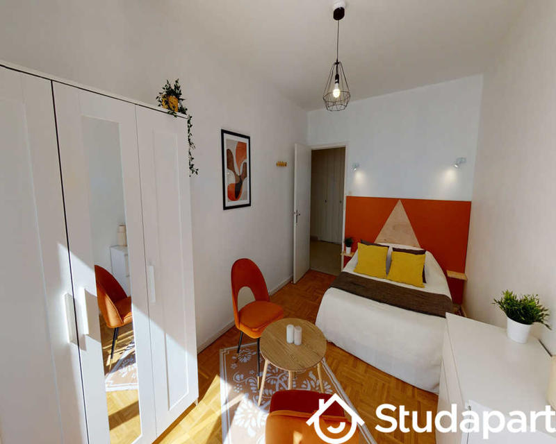 Chambre - 90 m² - 1 pièce