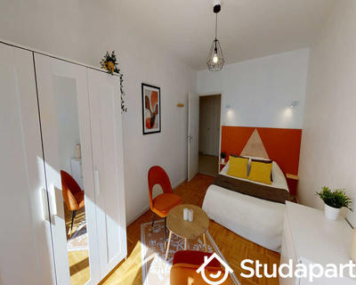 Chambre - 90 m² - 1 pièce