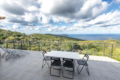 Villa - 147 m² - 6 pièces