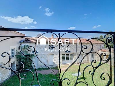 Maison - 480 m² - 10 pièces