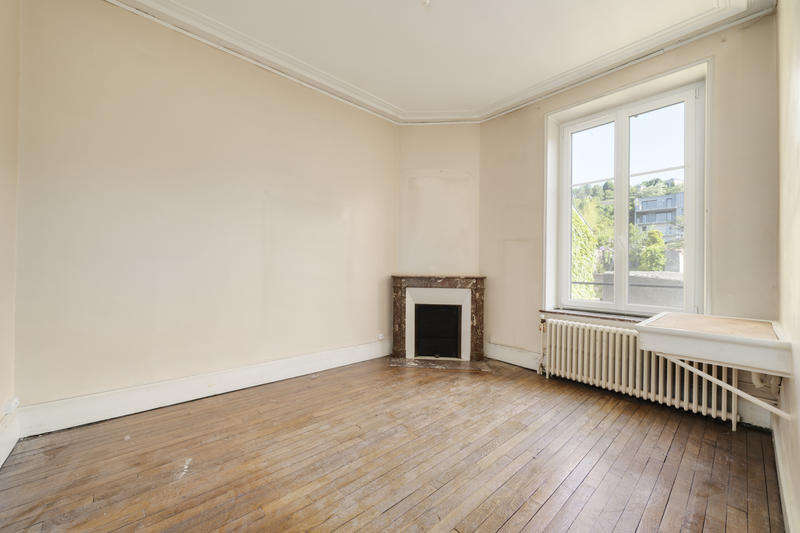 Maison - 270 m² - 11 pièces