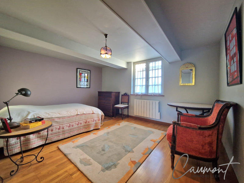 Maison - 210 m² - 8 pièces