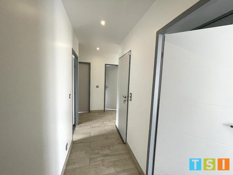 Maison - 223 m² - 8 pièces