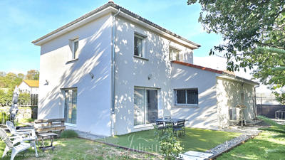 Maison - 110 m² - 5 pièces
