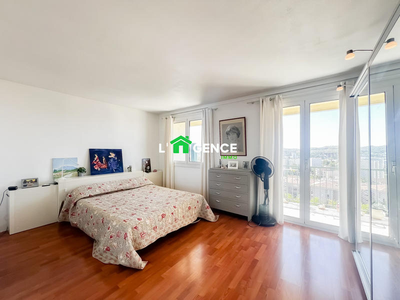 Appartement - 120 m² - 5 pièces