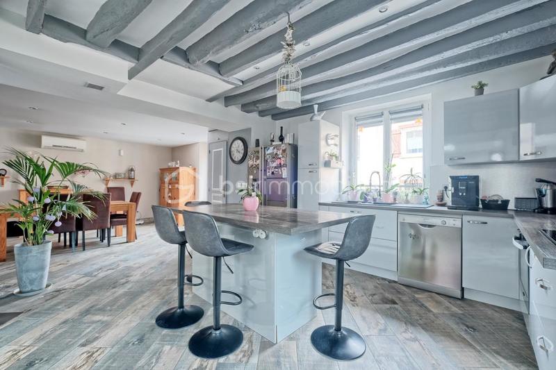 Demeure - 165 m² - 7 pièces