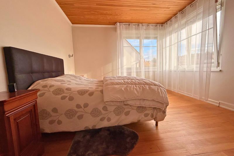 Maison - 234 m² - 10 pièces