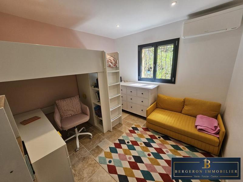 Maison - 185 m² - 5 pièces