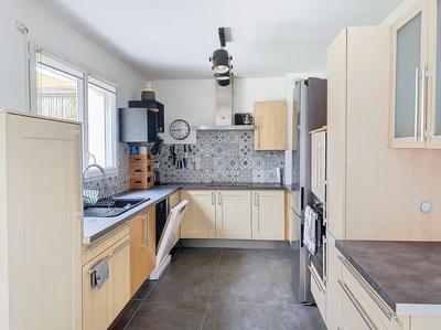 Maison - 181 m² - 8 pièces