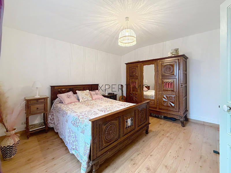 Maison - 194 m² - 10 pièces