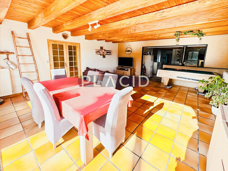 Maison - 328 m² - 10 pièces