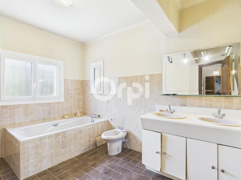 Villa - 280 m² - 8 pièces