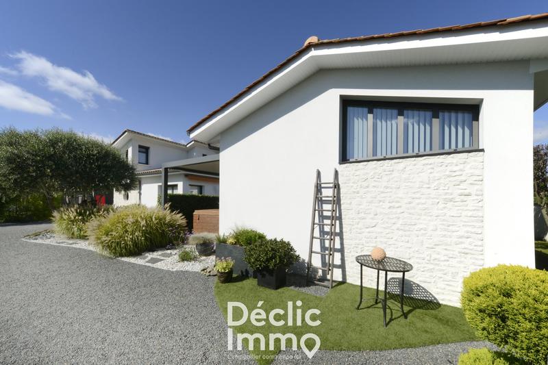 Maison - 204 m² - 5 pièces