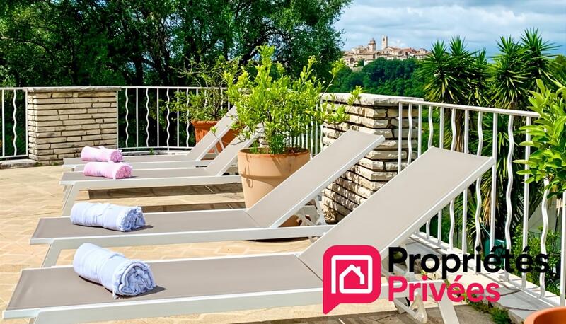 Villa - 360 m² - 12 pièces