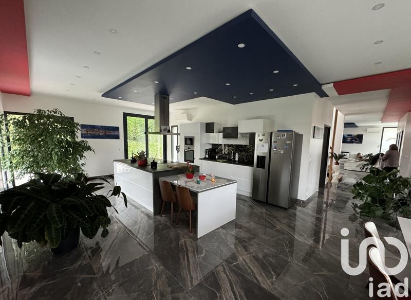 Maison de maîtres - 320 m² - 8 pièces