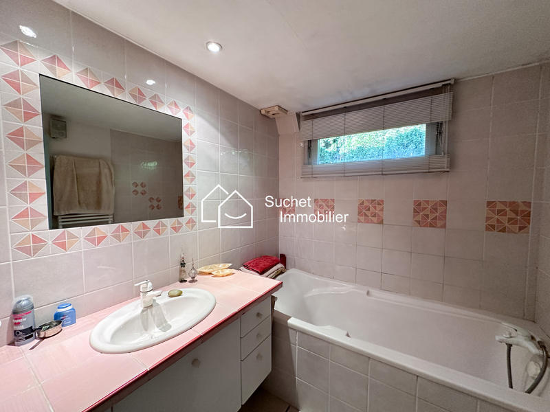 Maison - 200 m² - 9 pièces