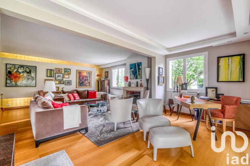 Maison - 250 m² - 5 pièces