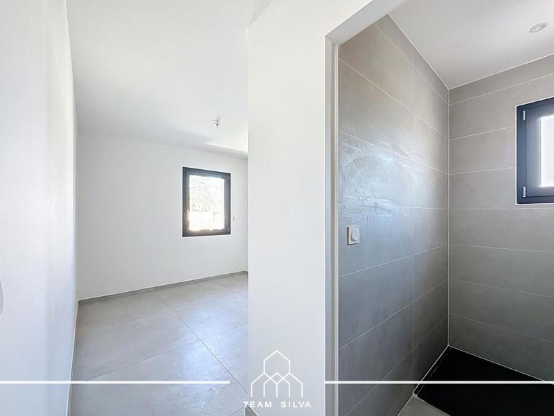 Villa - 100 m² - 5 pièces