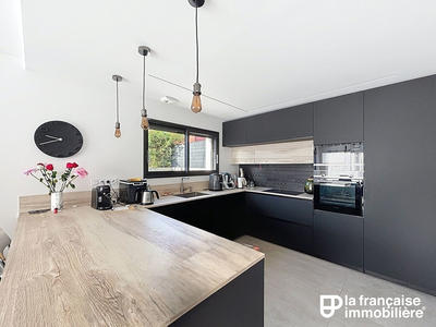 Maison - 140 m² - 6 pièces