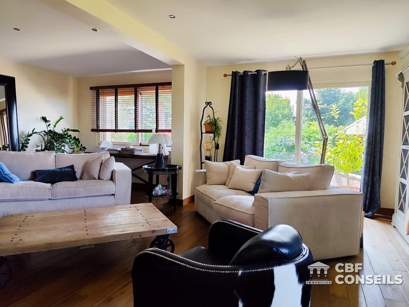 Maison - 200 m² - 8 pièces