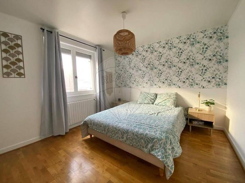 Maison - 178 m² - 8 pièces