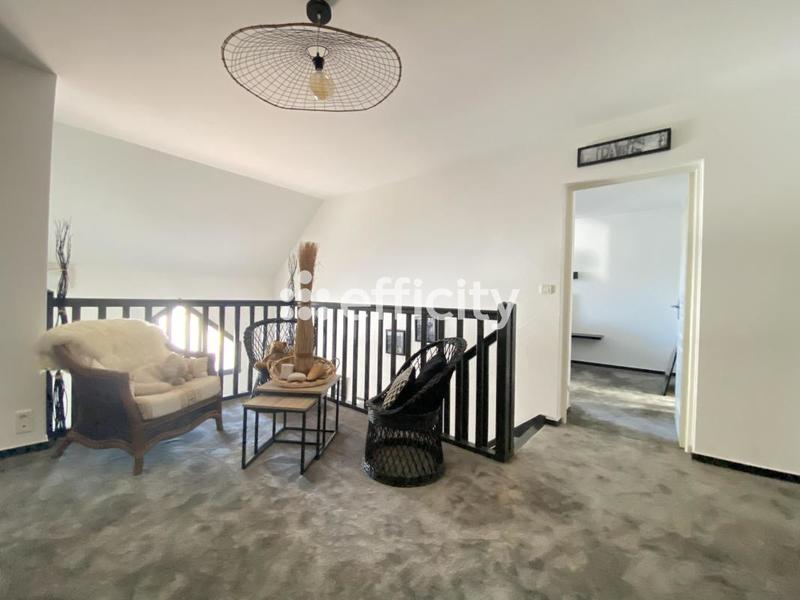 Maison - 153 m² - 9 pièces