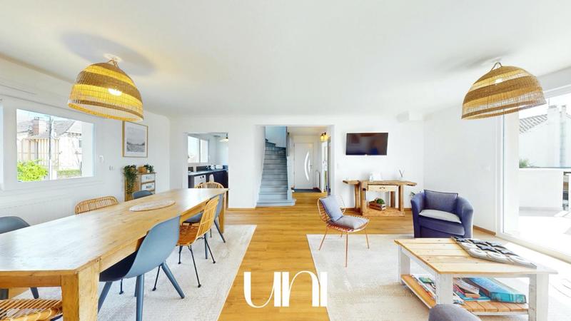 Maison - 180 m² - 6 pièces