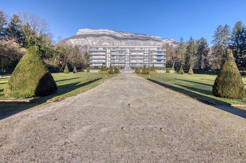 Appartement - 214 m² - 6 pièces