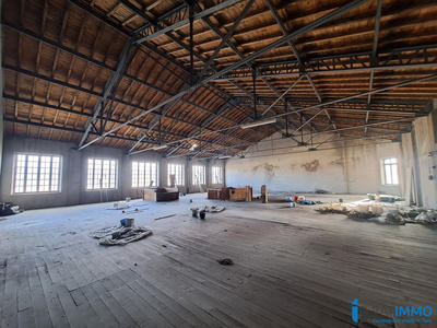 Local d'activités - 1 800 m²