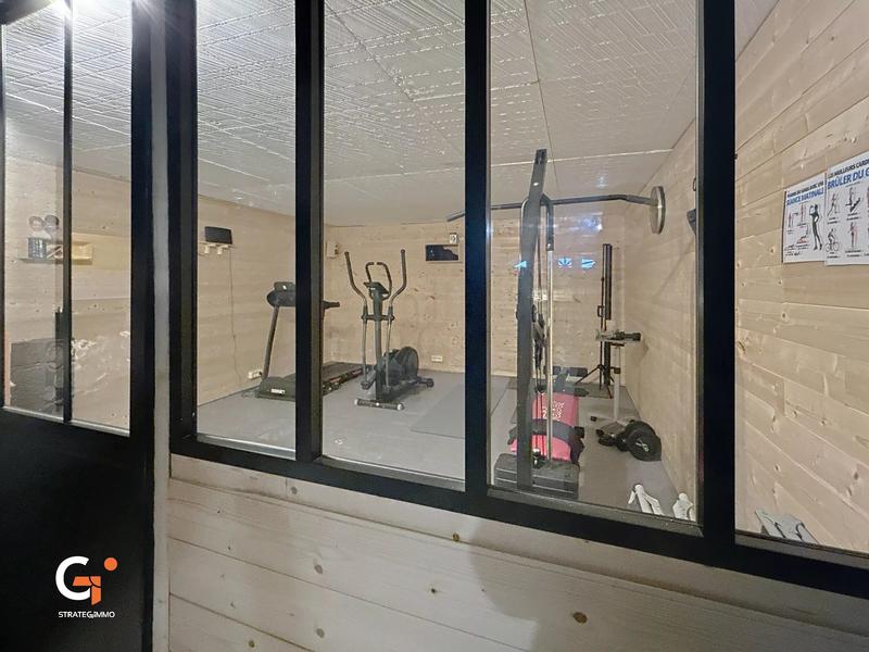 Maison - 215 m² - 7 pièces