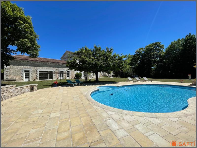 Maison de maîtres - 620 m² - 18 pièces