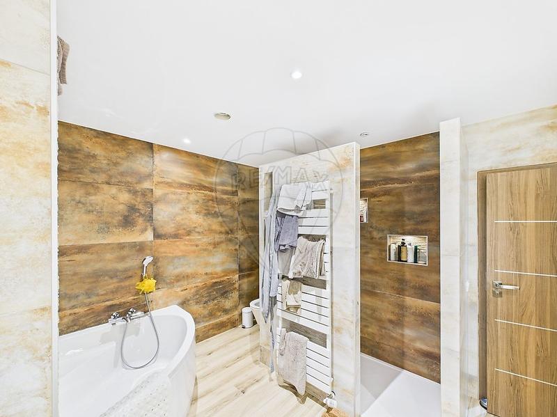 Maison - 190 m² - 5 pièces