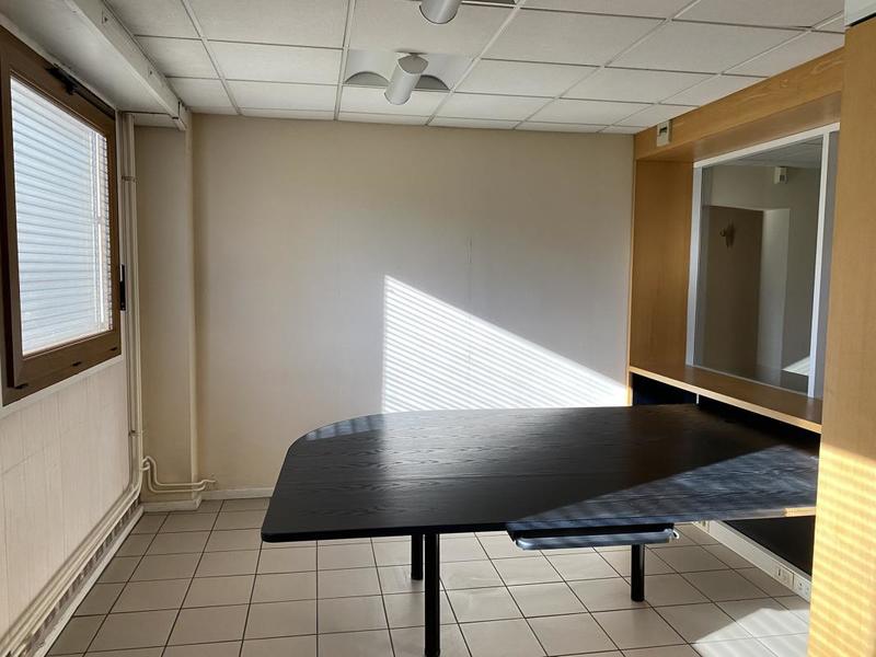 Bureau - 250 m² - 14 pièces