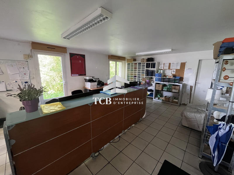 Local d'activités - 2 088 m²