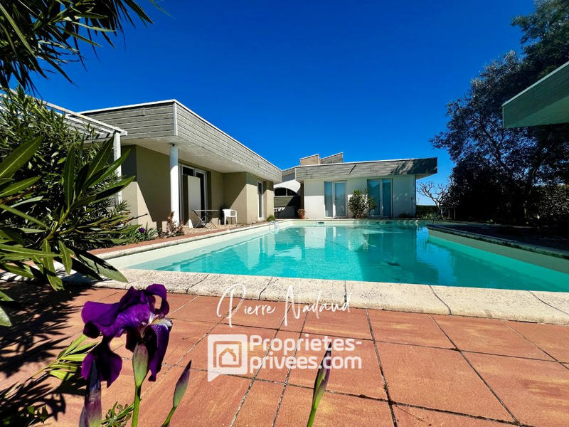 Maison - 207 m² - 5 pièces