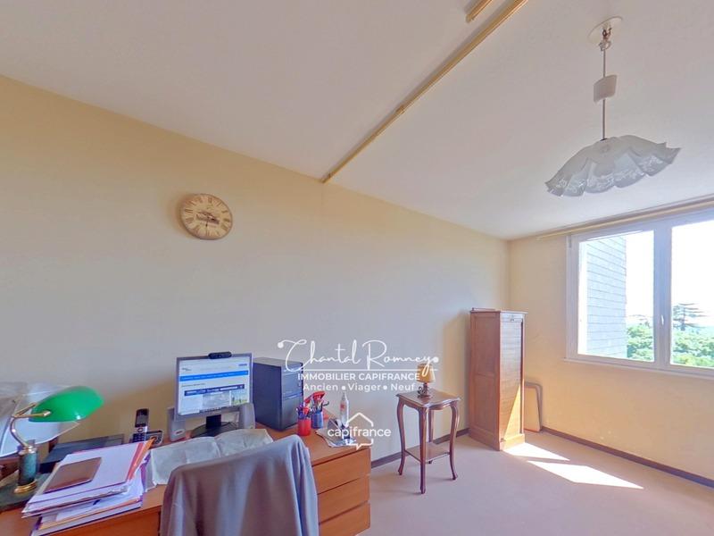 Appartement - 99 m² - 5 pièces