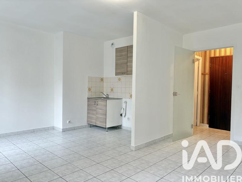 Studio - 30 m² - 1 pièce