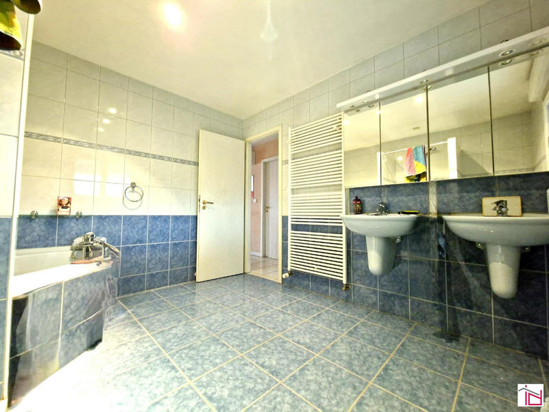 Maison - 137 m² - 7 pièces