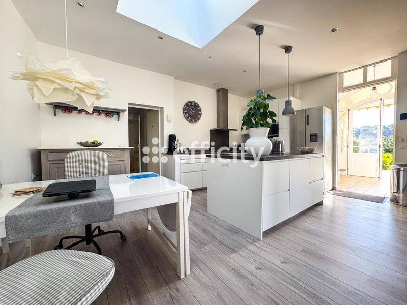 Maison - 130 m² - 5 pièces