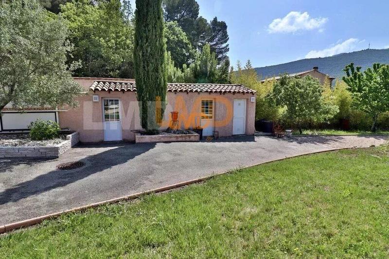 Propriété - 169 m² - 6 pièces