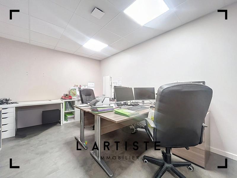 Bureau - 141 m² - 7 pièces