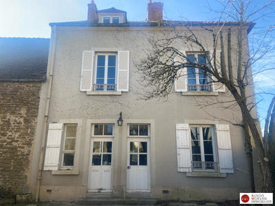 Maison - 208 m² - 12 pièces