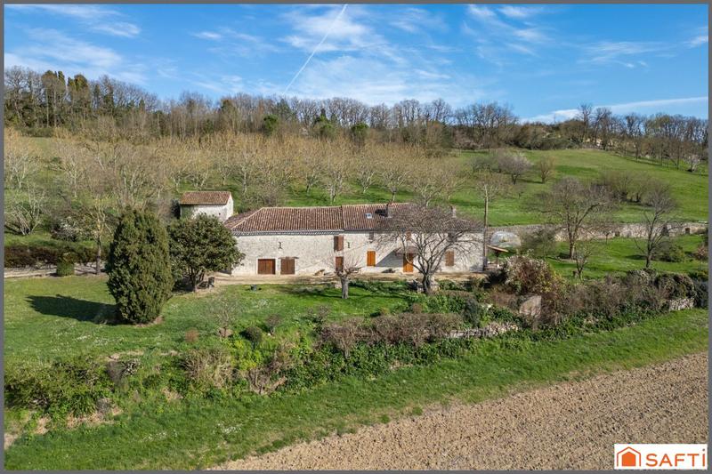 Maison - 205 m² - 6 pièces